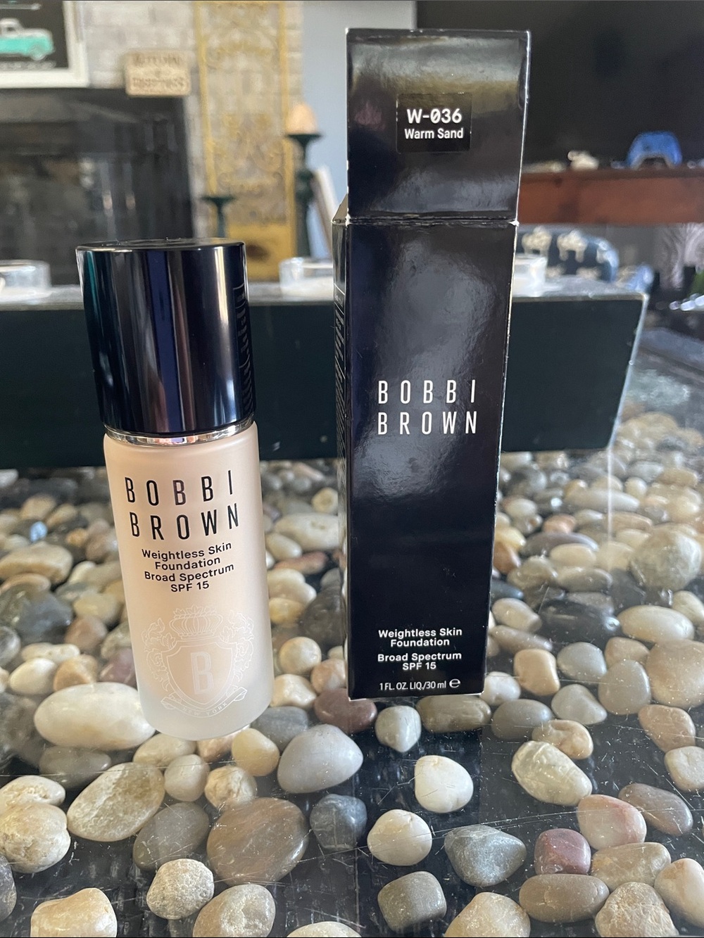 Bobbi Brown Weightless Skin Foundation in Warm Sand W-036